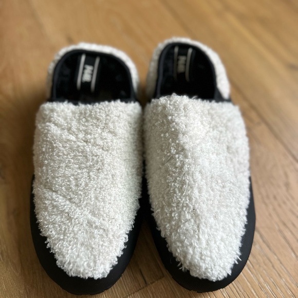 P448 White Fuzzy Slip-On Shoes - Picture 4 of 7